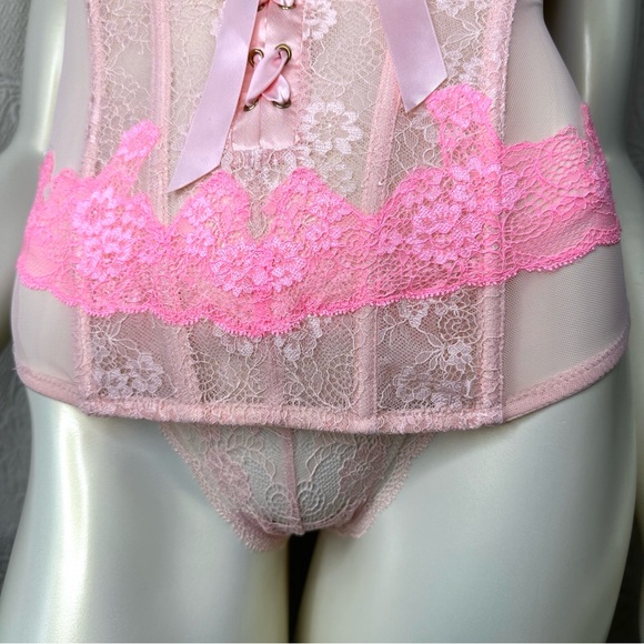 Victoria's Secret 34C 2012 Lace-Up Corset Bustier & V-String 2-pc Set NWT - Picture 3 of 11
